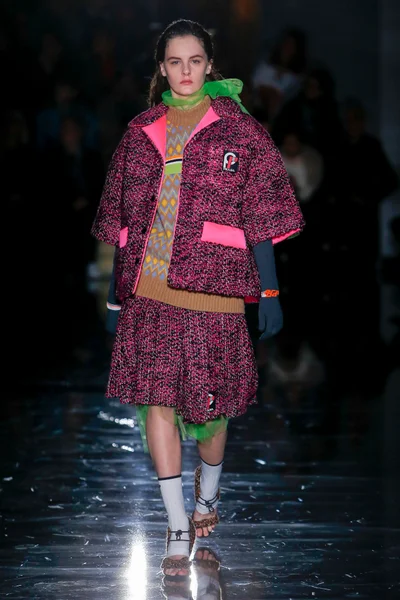 Look 27